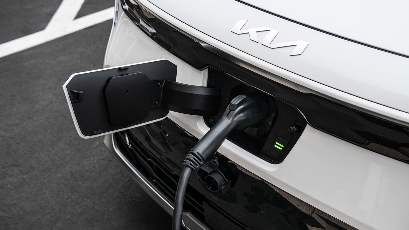 2025-kia-niro-plug