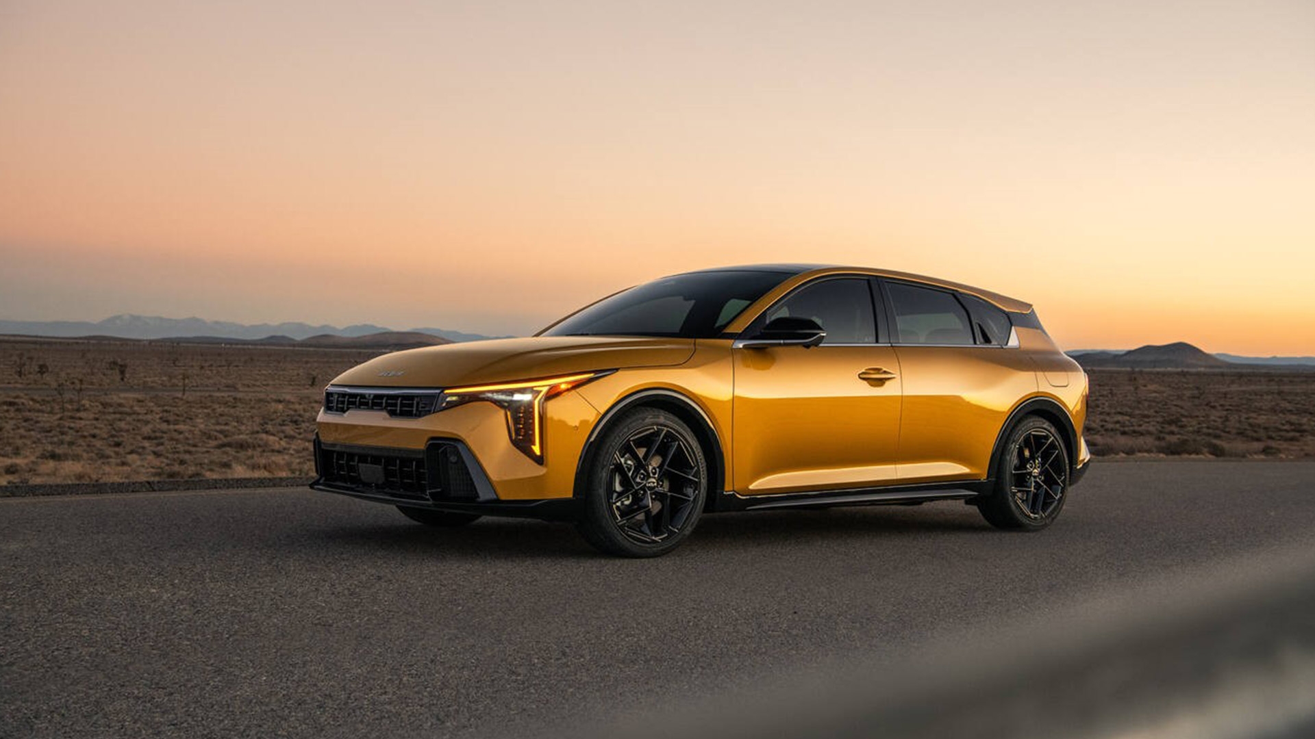 VDP-KIA-K4-HATCHBACK-2026-de-cote